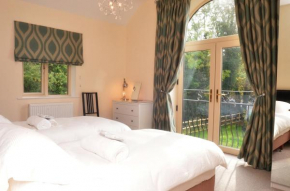 Cotswolds Valleys Accommodation - Stony House - Exclusive use spacious four bedroom holiday home